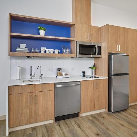 Element Edmonton West Hotell Eksteriør bilde