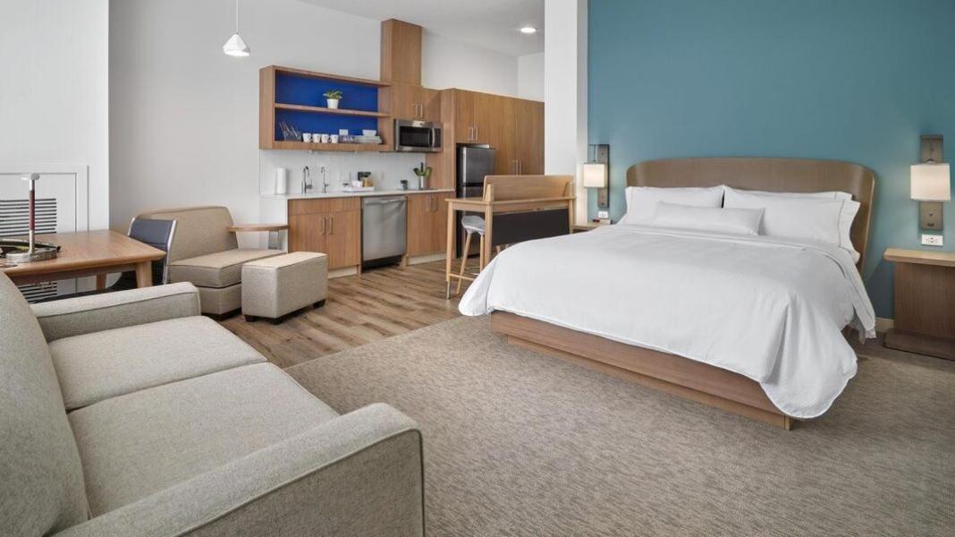 Element Edmonton West Hotell Eksteriør bilde